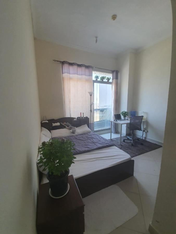 One Masterbedroom In 2 Bedroom Apt,Al Darwesh,Al Barsha 1 Dubai Bagian luar foto