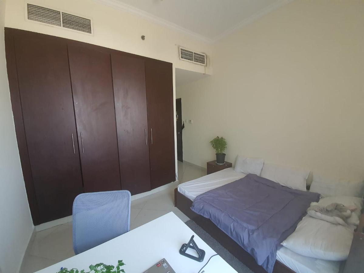 One Masterbedroom In 2 Bedroom Apt,Al Darwesh,Al Barsha 1 Dubai Bagian luar foto