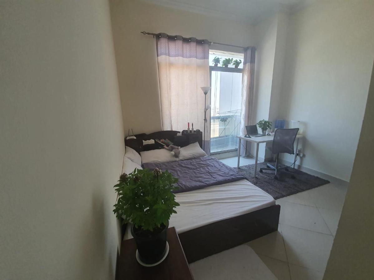 One Masterbedroom In 2 Bedroom Apt,Al Darwesh,Al Barsha 1 Dubai Bagian luar foto