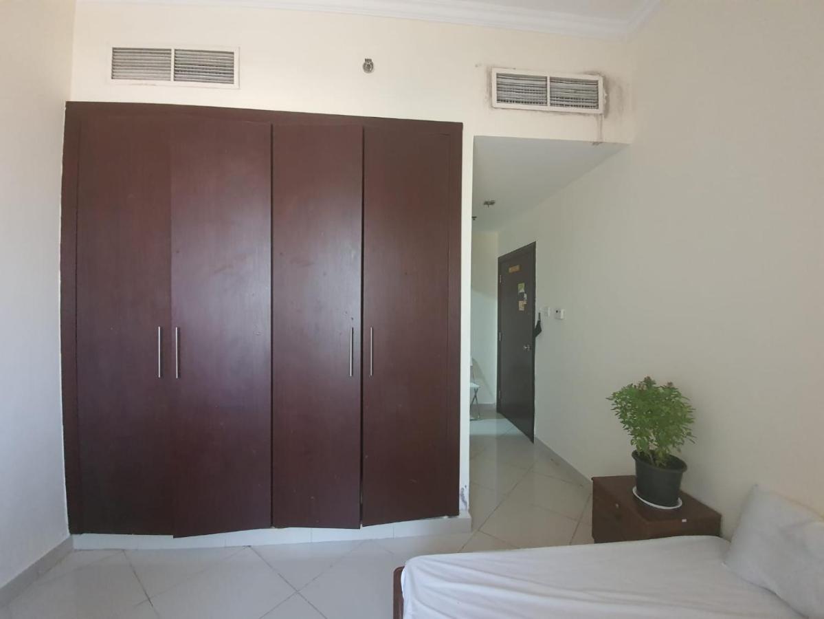 One Masterbedroom In 2 Bedroom Apt,Al Darwesh,Al Barsha 1 Dubai Bagian luar foto